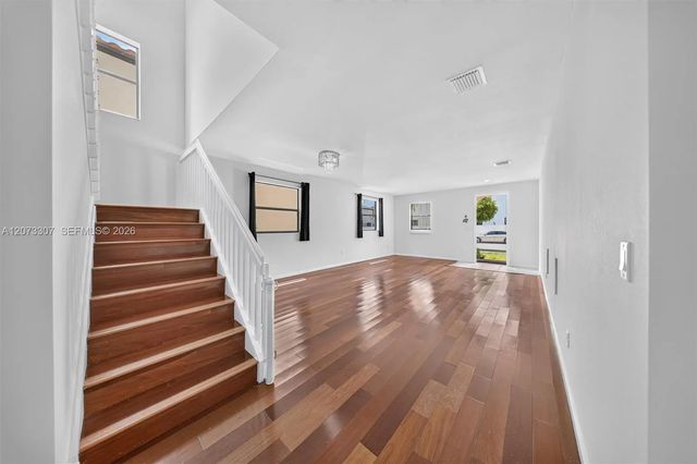 5 of 39 - 9371 W 35th Avenue, Hialeah, FL