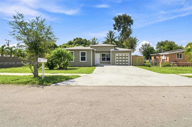 3520 Nw 213th Terrace, Miami Gardens