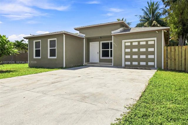 3 of 30 - 3520 Nw 213th Terrace, Miami Gardens, FL