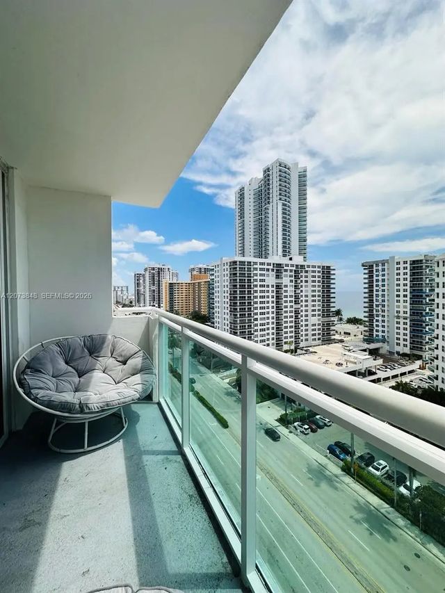 2 of 32 - 3000 S Ocean Drive #1218, Hollywood, FL