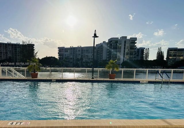 3 of 32 - 3000 S Ocean Drive #1218, Hollywood, FL