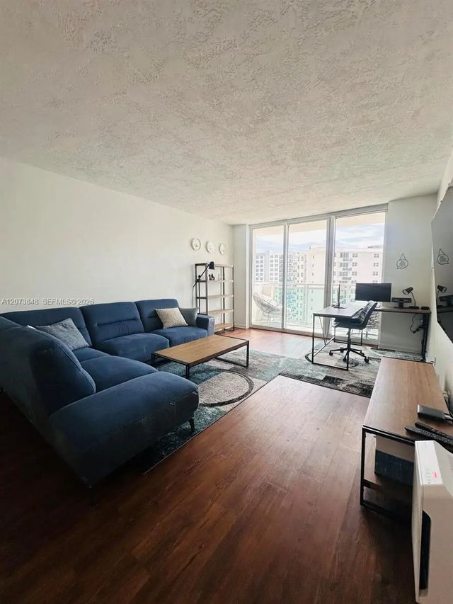 4 of 32 - 3000 S Ocean Drive #1218, Hollywood, FL