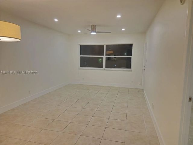4 of 27 - 4800 Nw 35th Street #607, Lauderdale Lakes, FL