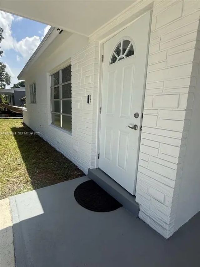 5 of 27 - 7170 Custer Street, Hollywood, FL
