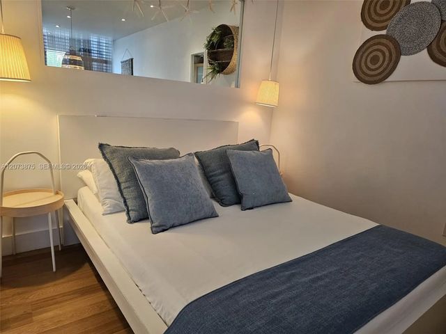 3 of 24 - 751 Collins Avenue #1, Miami Beach, FL