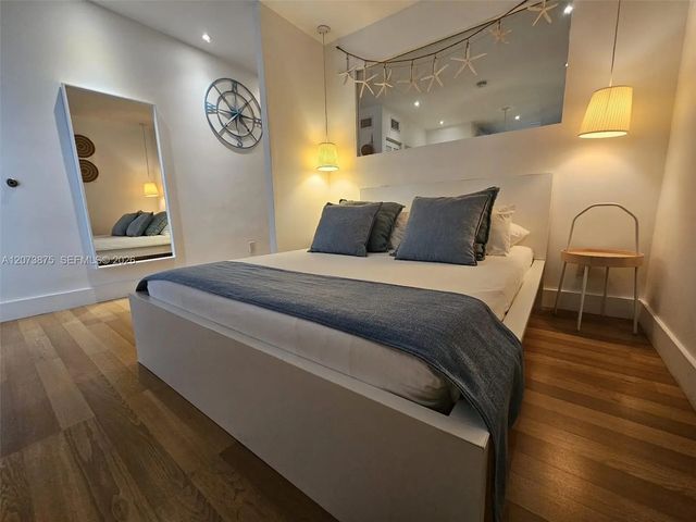 4 of 24 - 751 Collins Avenue #1, Miami Beach, FL