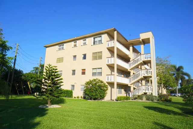 2 of 36 - 401 Southampton A, West Palm Beach, FL