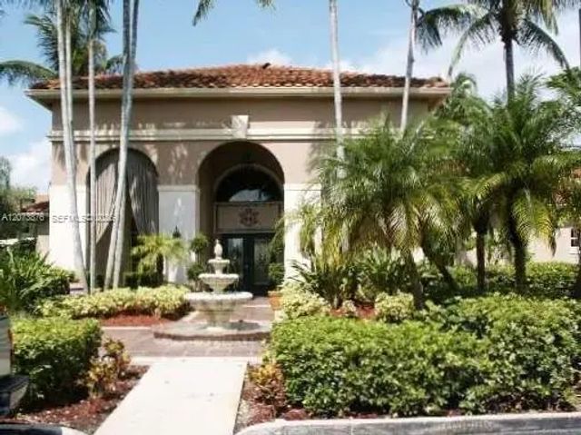 18328 Nw 68th Avenue #o, Hialeah