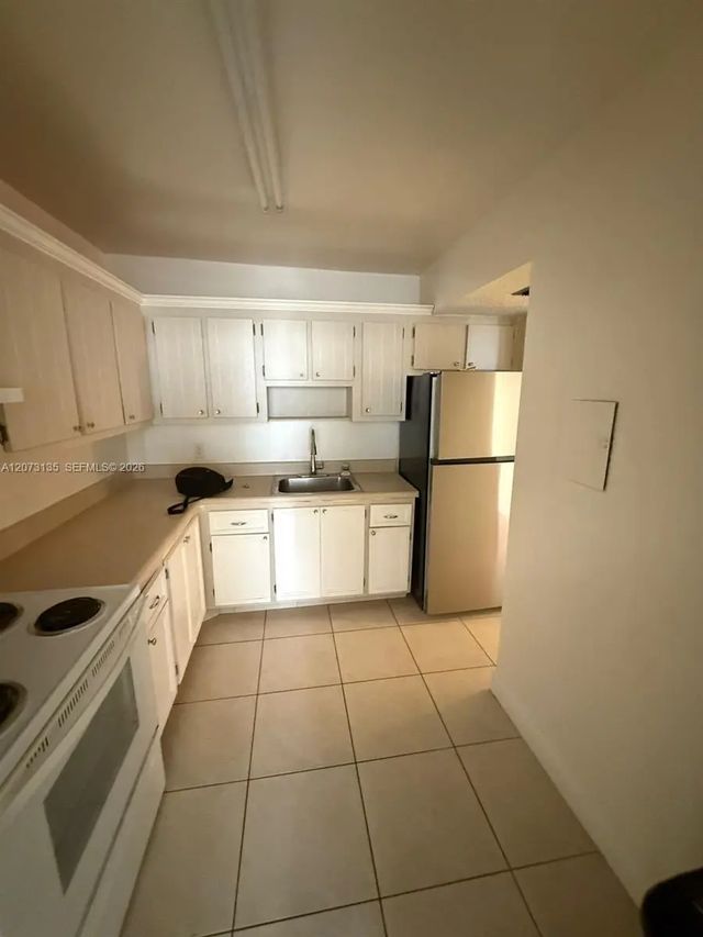 5 of 13 - 2025 Ne 164th Street #801, North Miami Beach, FL