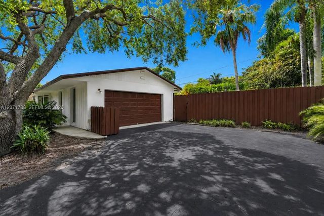 4 of 63 - 8520 Sw 151st Street, Palmetto Bay, FL