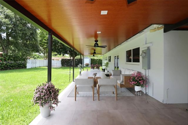 4 of 22 - 8123 Sw 95th Court, Miami, FL