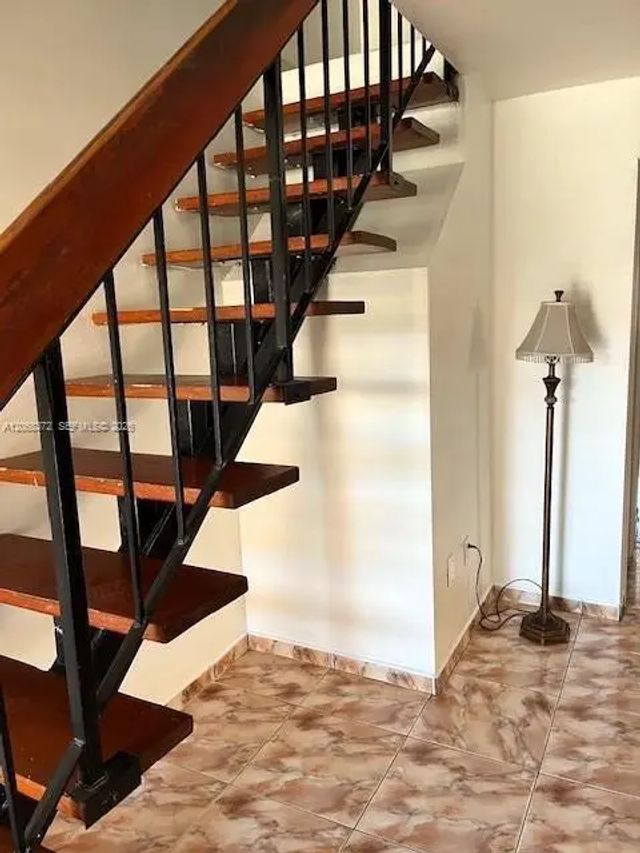 3 of 17 - 5274 W 25th Lane #206, Hialeah, FL