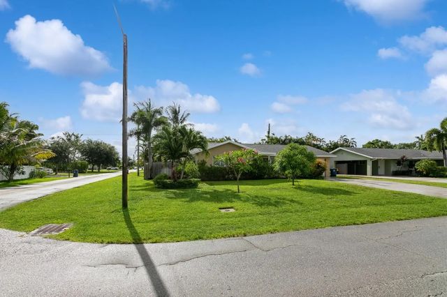 1615 Venus Avenue, Jupiter