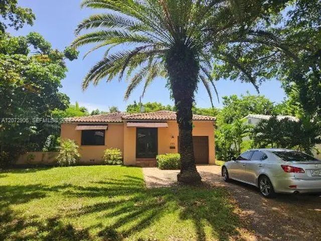 448 Cadagua Avenue, Coral Gables