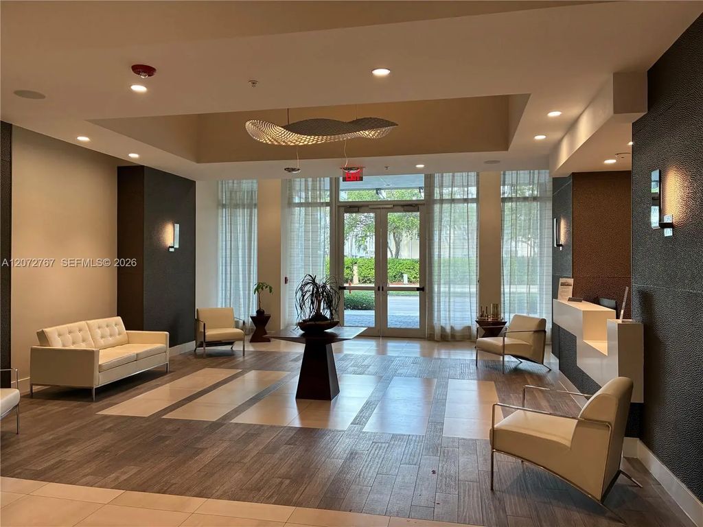 7661 Nw 107th Avenue #202, Doral