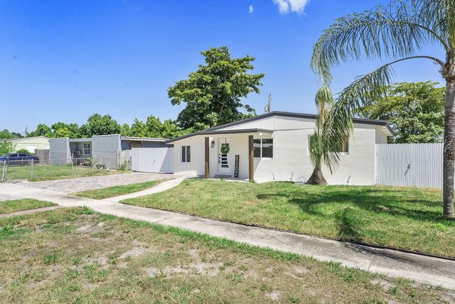 4 of 45 - 416 Tuskegee Drive, Lake Worth, FL