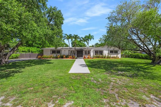 4 of 39 - 8261 Sw 142nd Street, Palmetto Bay, FL