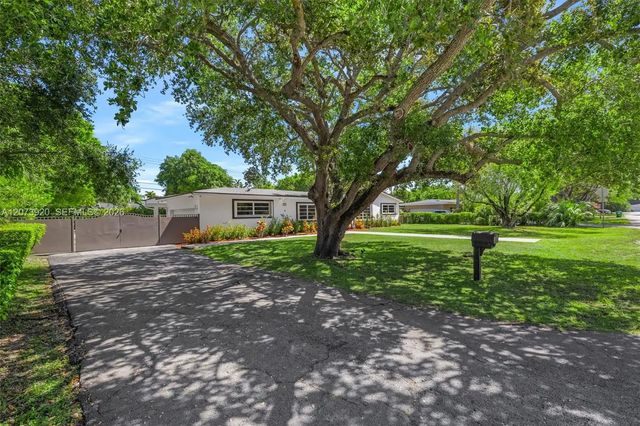 5 of 39 - 8261 Sw 142nd Street, Palmetto Bay, FL