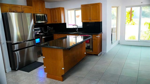 5 of 35 - 1308 Sw 181st Avenue, Pembroke Pines, FL