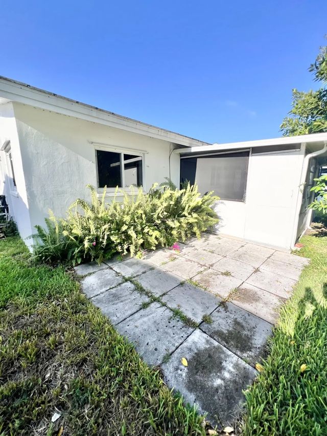 3 of 12 - 6711 Nw 72nd Street, Tamarac, FL