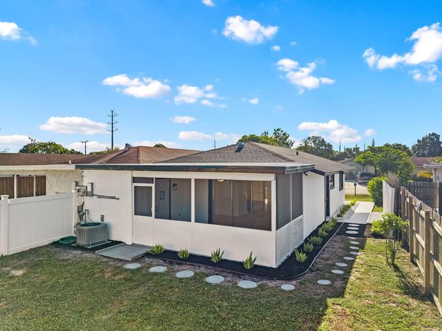 3 of 25 - 5937 Caribbean Boulevard, West Palm Beach, FL