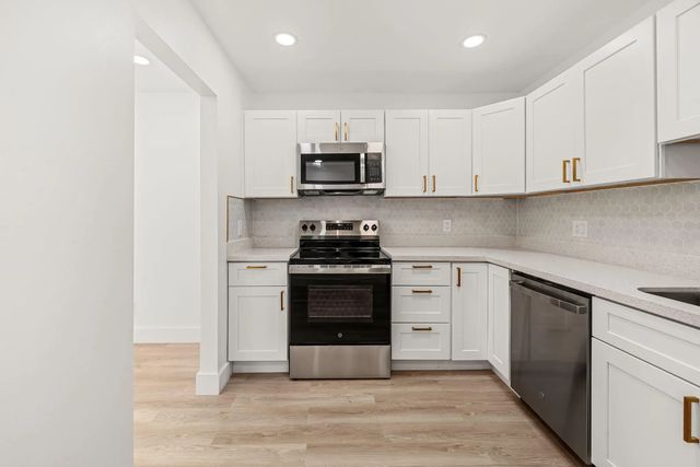 5 of 25 - 5937 Caribbean Boulevard, West Palm Beach, FL