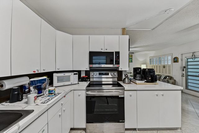 4 of 24 - 4001 Upminster J #4001, Deerfield Beach, FL