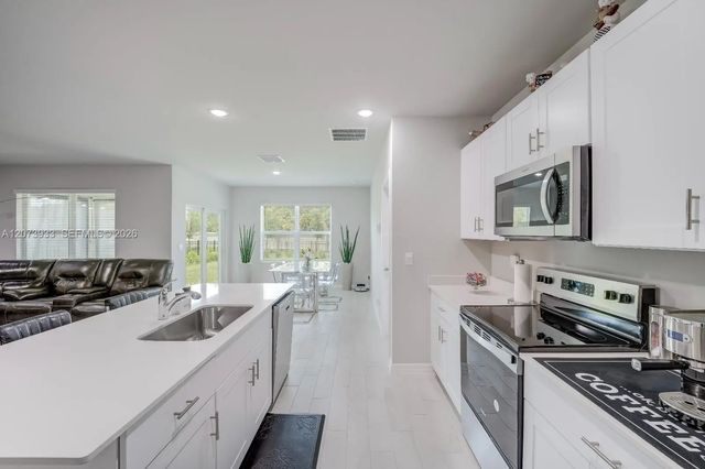 4 of 28 - 2949 Ernest Way, Lehigh Acres, FL