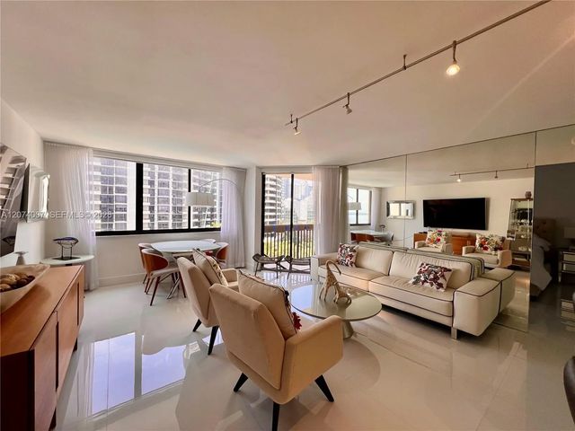 2 of 7 - 540 Brickell Key Drive #919, Miami, FL