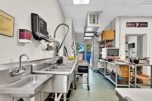 4 of 33 - 6902 Cypress Road, Plantation, FL