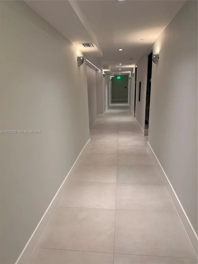 3 of 60 - 2457 Collins Avenue #1405, Miami Beach, FL
