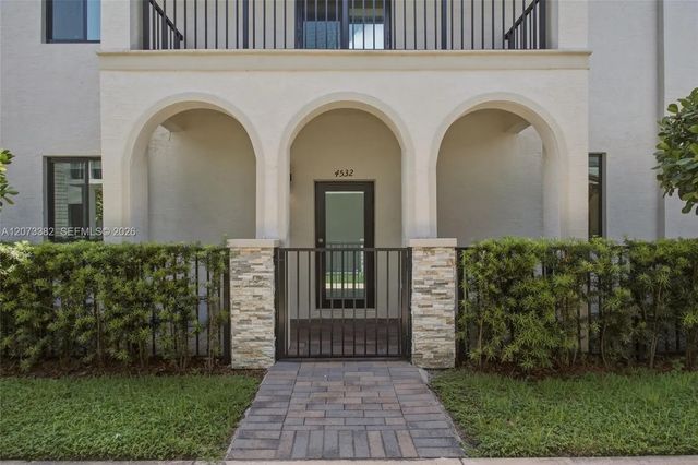 4532 Nw 83 Passage #0, Doral