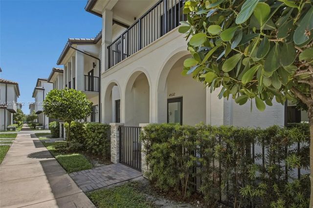 2 of 55 - 4532 Nw 83 Passage #0, Doral, FL