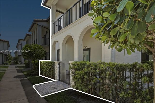 3 of 55 - 4532 Nw 83 Passage #0, Doral, FL
