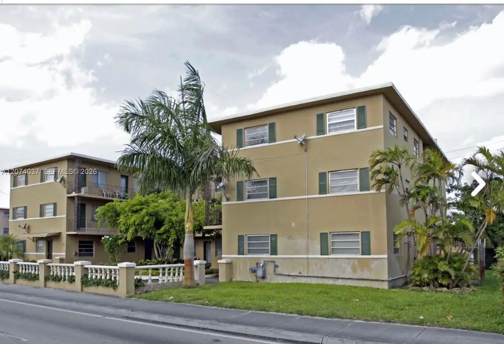 6487 W Flagler Street #9, Miami