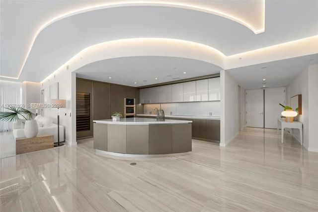 3 of 26 - 18975 Collins Avenue #600, Sunny Isles Beach, FL