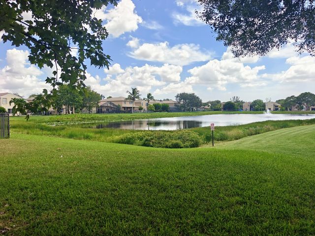 4 of 23 - 624 Garden Cress Trail, Royal Palm Beach, FL