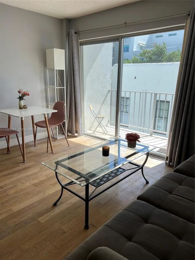 2 of 12 - 221 Meridian Avenue #305, Miami Beach, FL