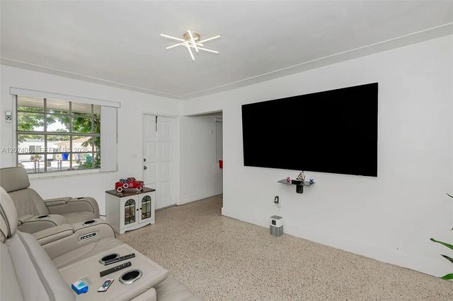 5 of 32 - 229-230 Nw 48th Court, Miami, FL