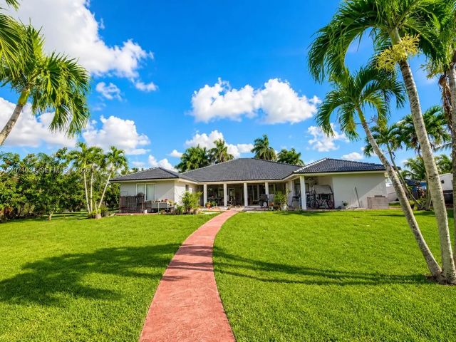 3 of 21 - 20835 Sw 236th Street, Homestead, FL