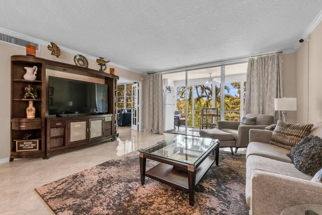 5 of 49 - 3201 N Course Lane E #212, Pompano Beach, FL