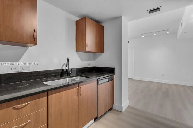 3 of 31 - 18800 Ne 29th Avenue #lp1022, Aventura, FL