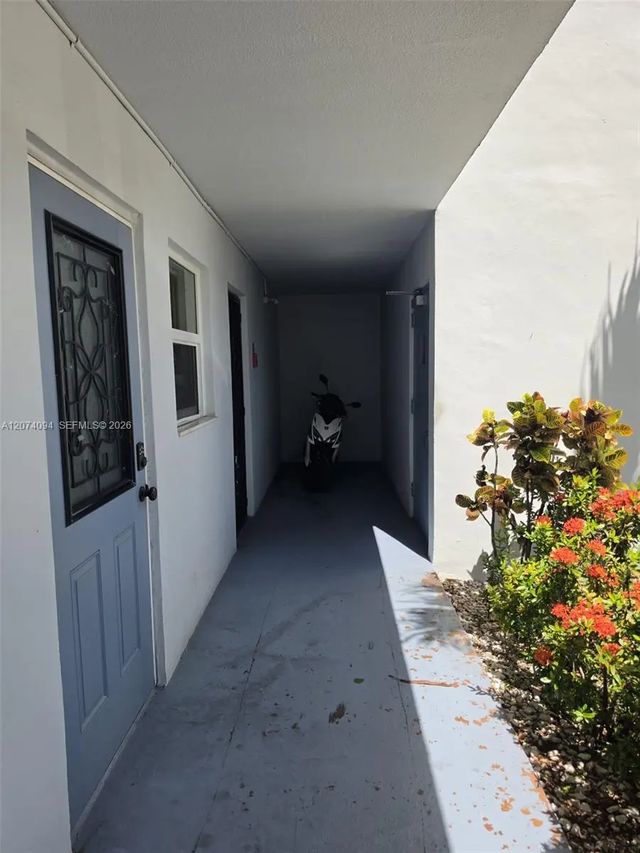 300 Ne 12th Avenue #108, Hallandale Beach