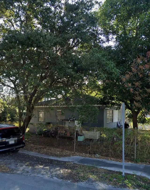 3 of 11 - 3300 Nw 50th Street, Miami, FL