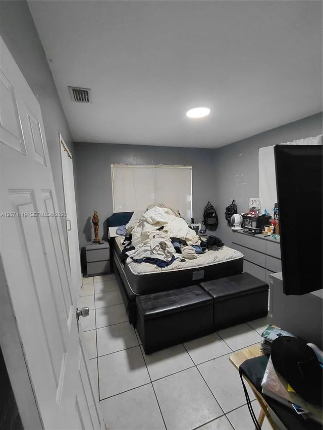 5 of 11 - 3300 Nw 50th Street, Miami, FL