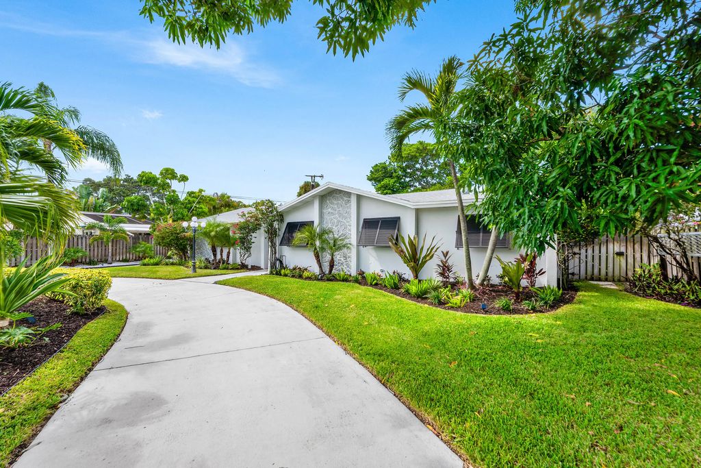 317 Daly Road, Tequesta