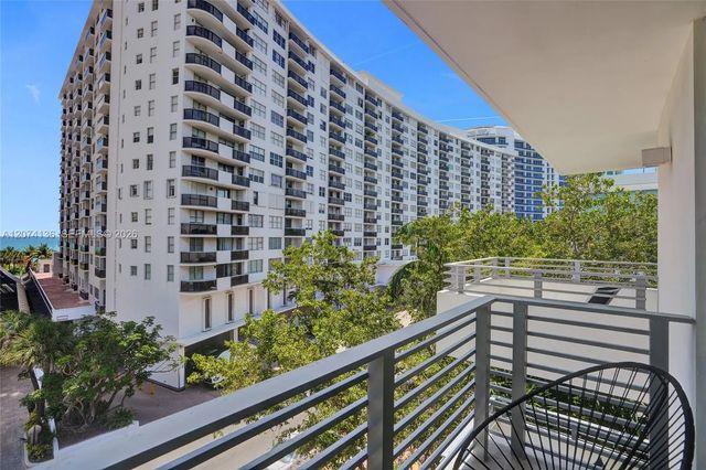 3 of 29 - 6080 Collins Avenue #520, Miami Beach, FL