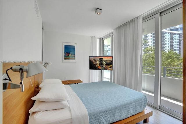 4 of 29 - 6080 Collins Avenue #520, Miami Beach, FL