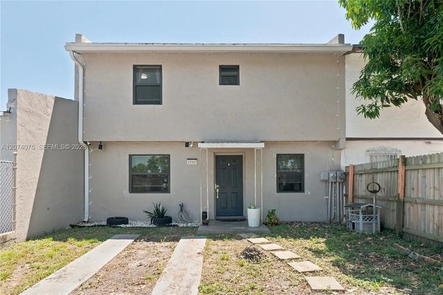 3 of 19 - 19367 Nw 45th Avenue, Miami Gardens, FL
