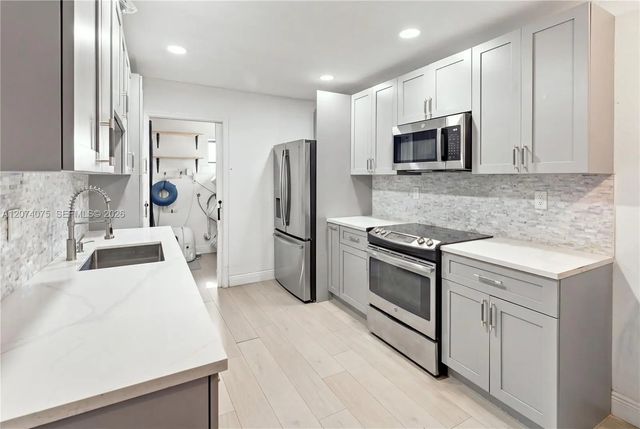 4 of 19 - 19367 Nw 45th Avenue, Miami Gardens, FL
